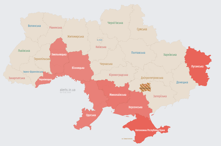 В некоторых областях Украины объявили воздушную тревогу: предупредили об угрозе "Шахедов"