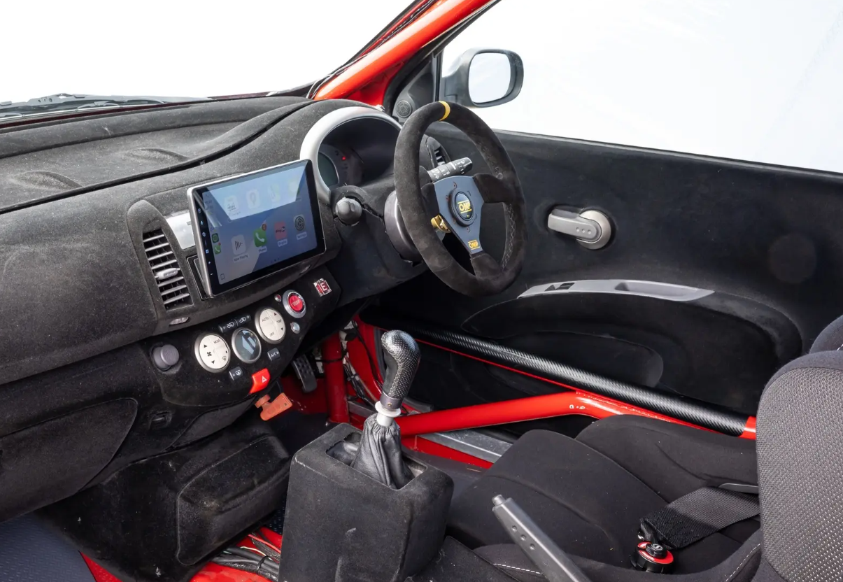 На честь ювілею: Nissan Micra перетворили на 300-сильний суперкар