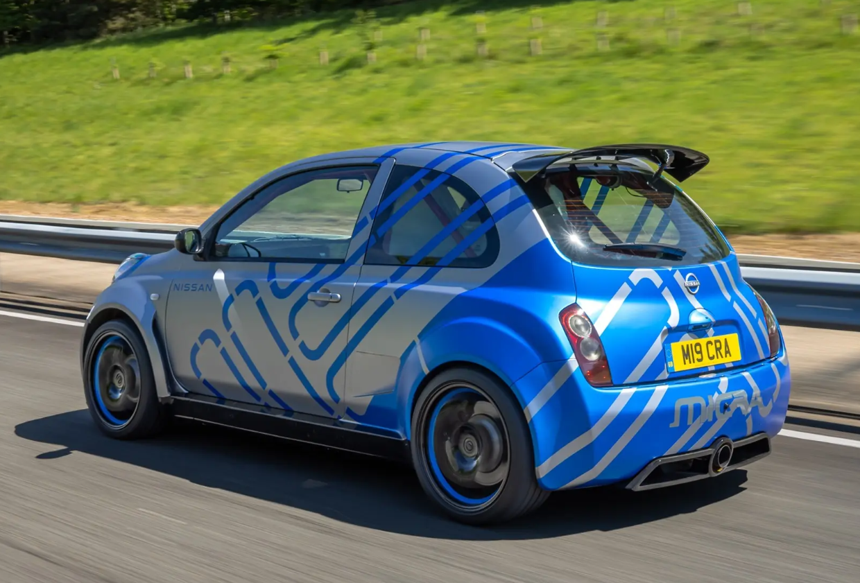 На честь ювілею: Nissan Micra перетворили на 300-сильний суперкар