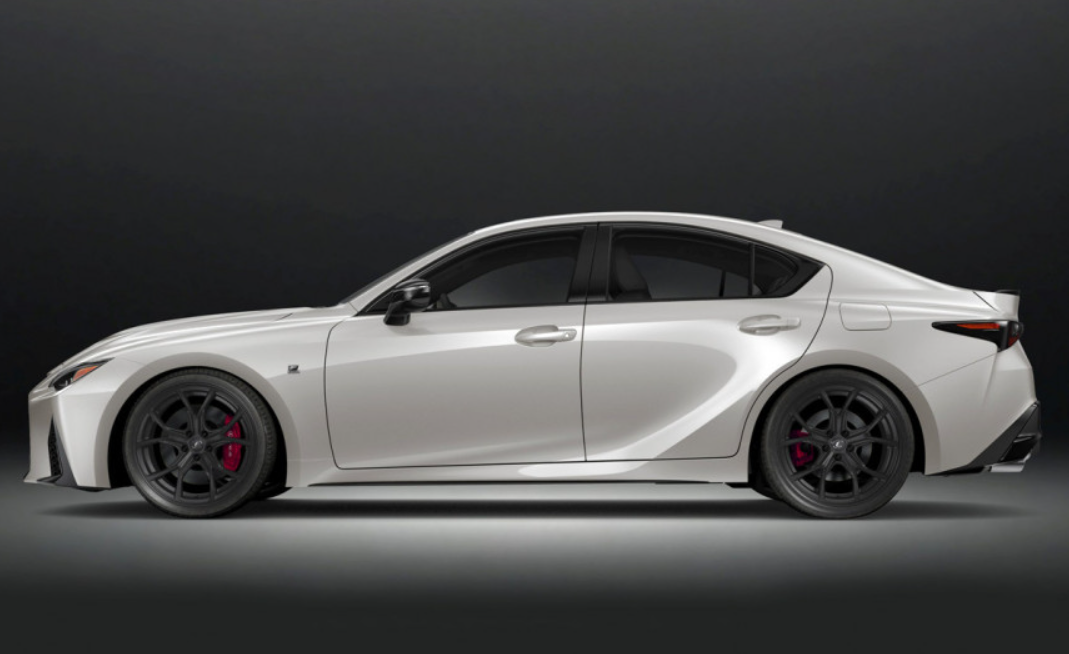 Lexus представив спортивний седан IS 500 Ultimate: розкриті усі характеристики
