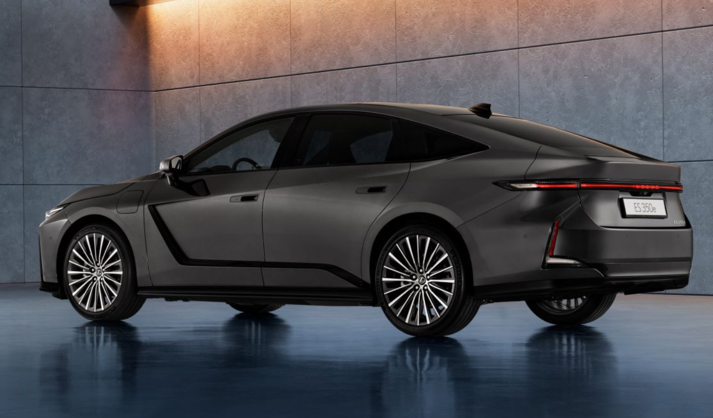 Вперше електромобіль: розкішний седан Lexus ES вивели на ринки Європи