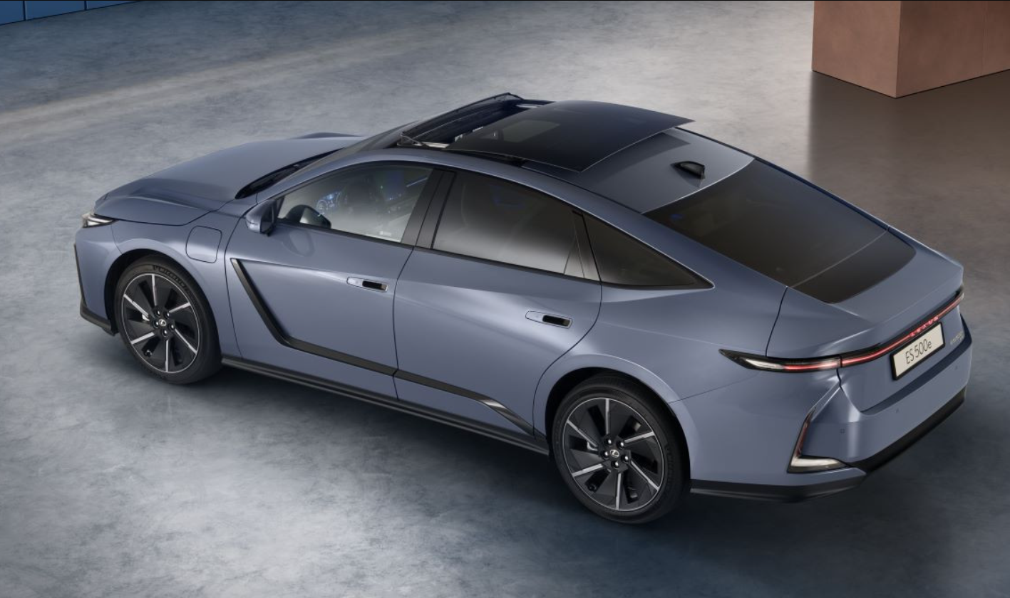 Вперше електромобіль: розкішний седан Lexus ES вивели на ринки Європи