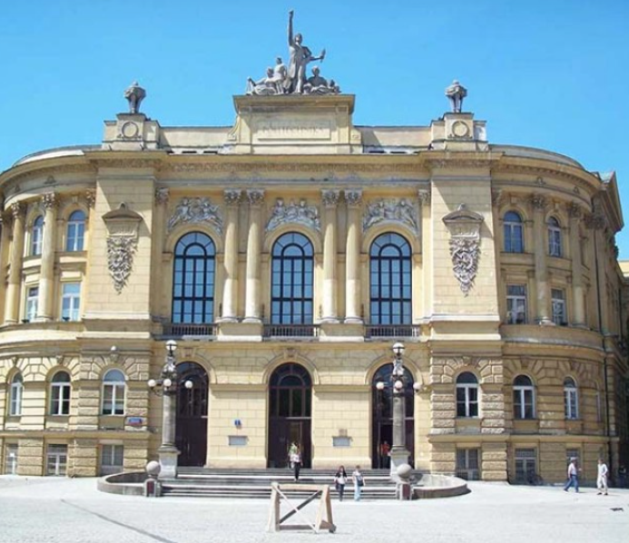 По кишені українцям? Скільки коштує навчання у найкращих університетах Варшави