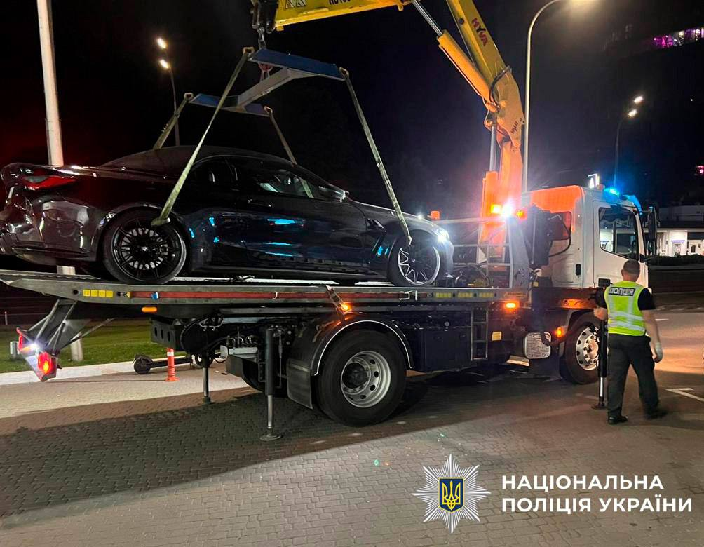 Дрифтовал на киевской парковке: полиция разыскала нарушителя и эвакуировала авто