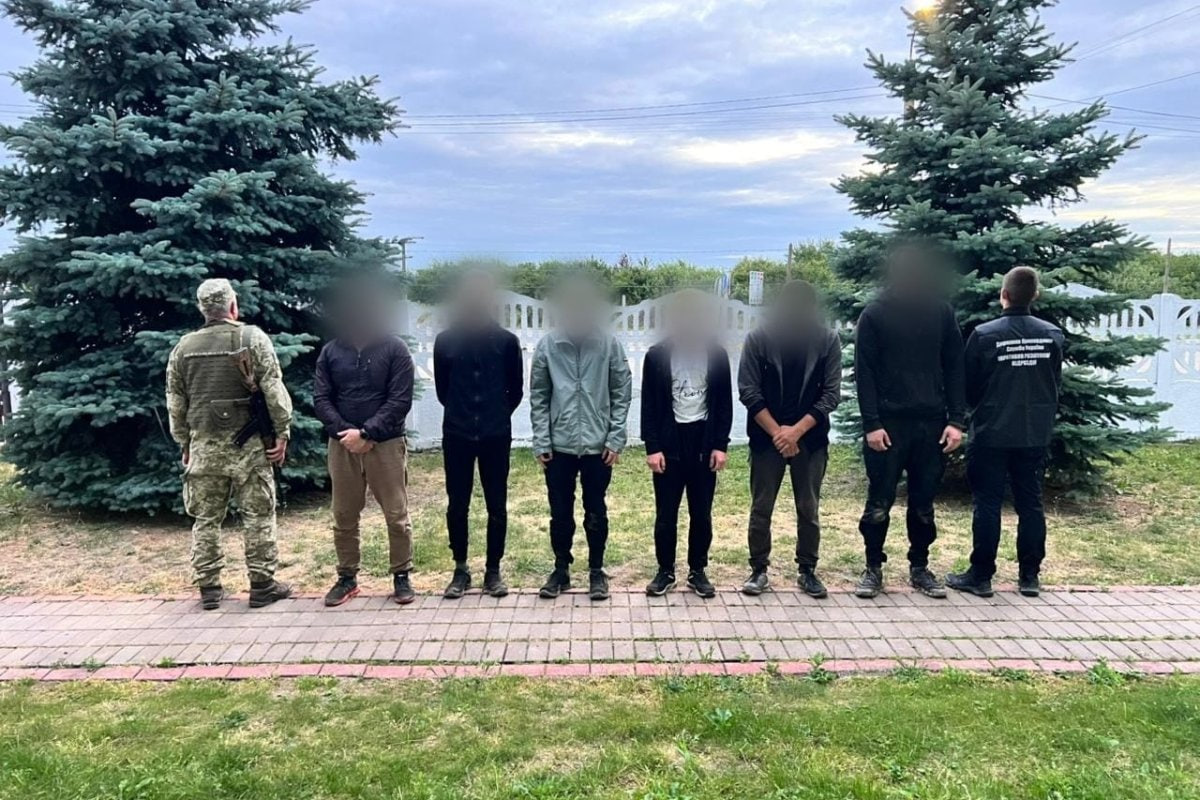 Знайшли "переправників" у соцмережах: ДПСУ зірвала чергову спробу незаконного виїзду
