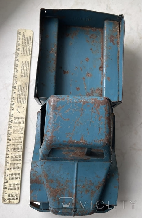 Ретро-іграшка за 30 тисяч: як виглядає стара машинка, за якою "полюють" антиквари