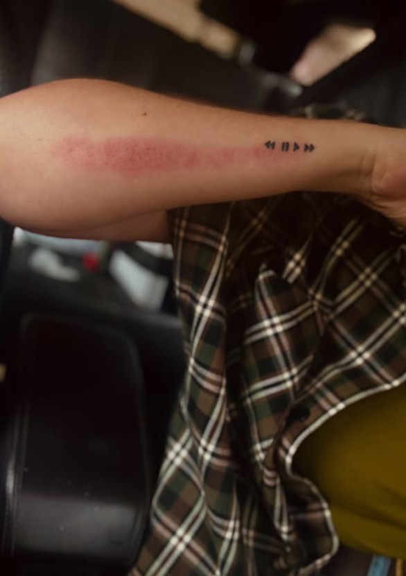 "Місце жінки - на кухні"? У магазині чоловік атакував дівчину через заморожені млинці