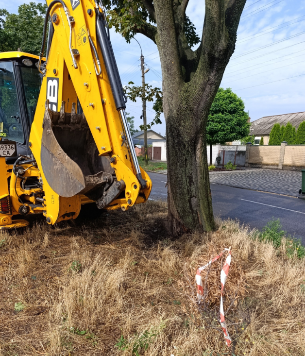 Спалах світла й "вибух": у Черкасах блискавка влучила у водопровід (фото)