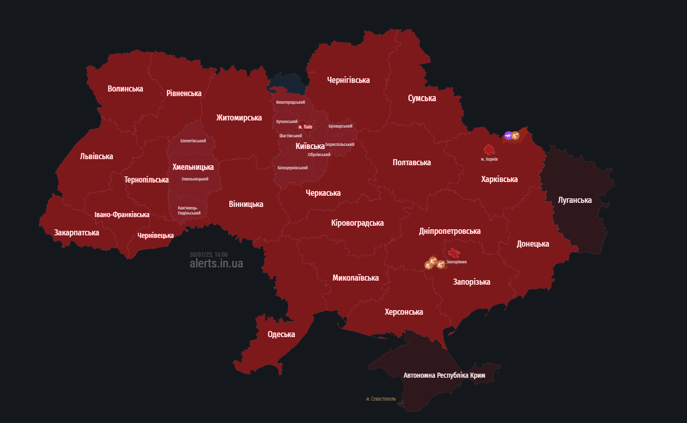 В Україні оголосили масштабну тривогу через зліт носія "Кинджалів"