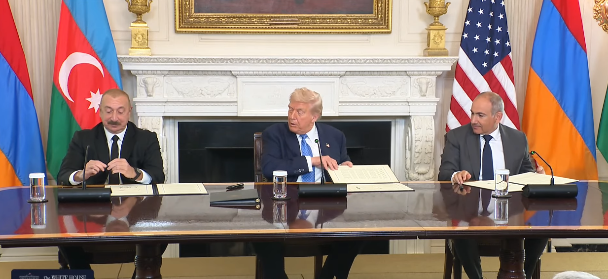 Ще одна перемога Трампа: Вірменія та Азербайджан підписали історичну мирну угоду
