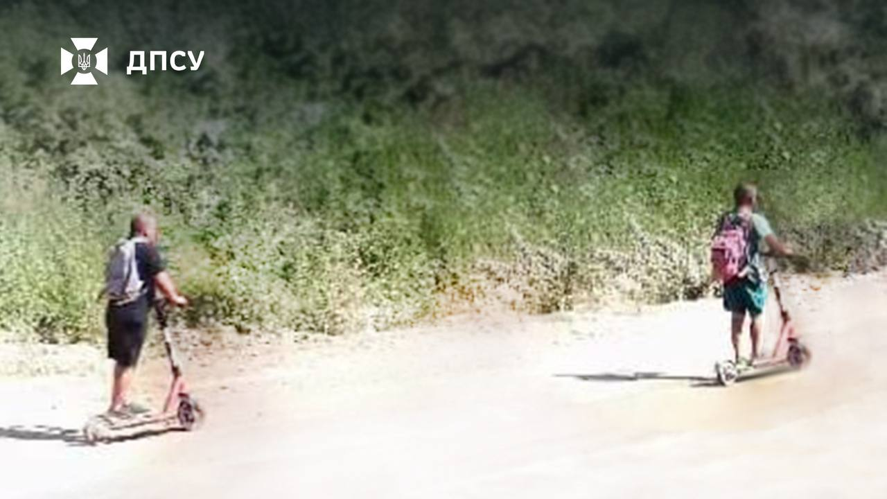 Прикордонники затримали порушників на незвичному транспорті (фото)