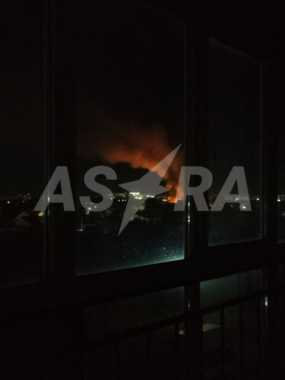 Невідомі дрони атакували Орел: жителі повідомляють про численні вибухи та роботу ППО