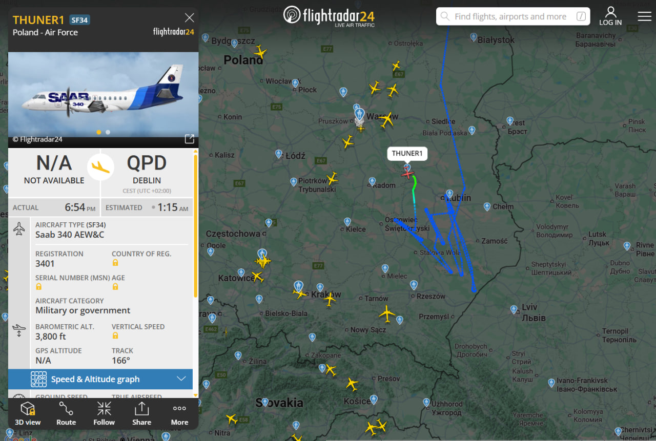 Російські "Шахеди" залетіли у Польщу: закрито два аеропорти, у небі - авіація