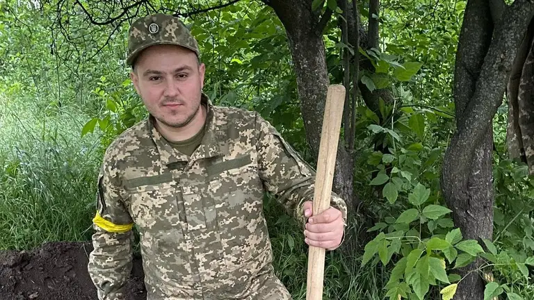 "Ніколи не тримав у руках зброю". Бужинська розповіла про рідну людину на фронті