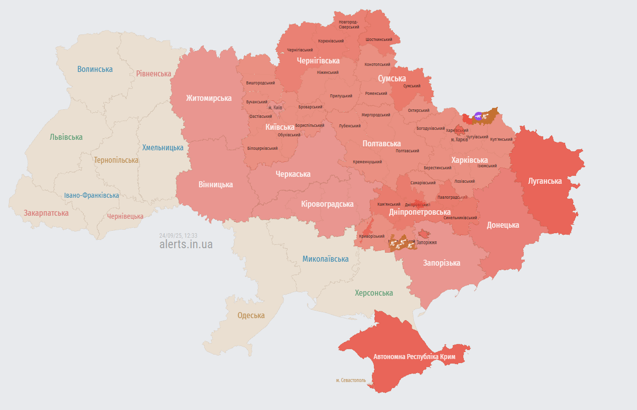 У Києві та низці областей оголосили тривогу через загрозу балістики