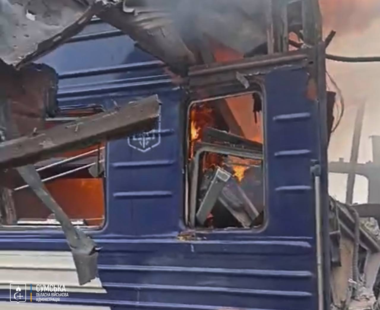 У Шостці росіяни вдарили по вокзалу та потягу, що їхав до Києва: перші подробиці