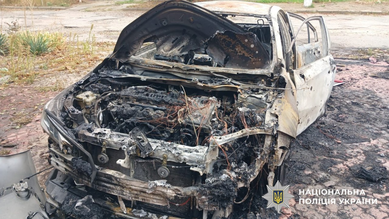 Войска РФ дроном атаковали гражданское авто в Херсоне: есть раненые, среди них - дети