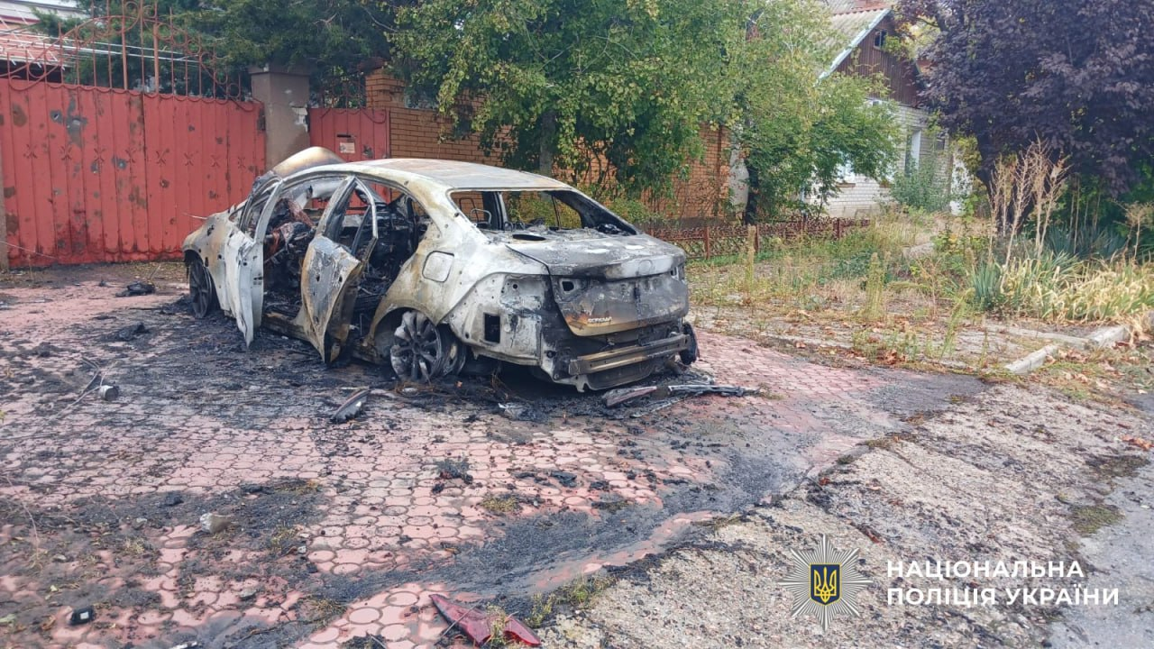 Війська РФ дроном атакували цивільне авто у Херсоні: є поранені, серед них - діти