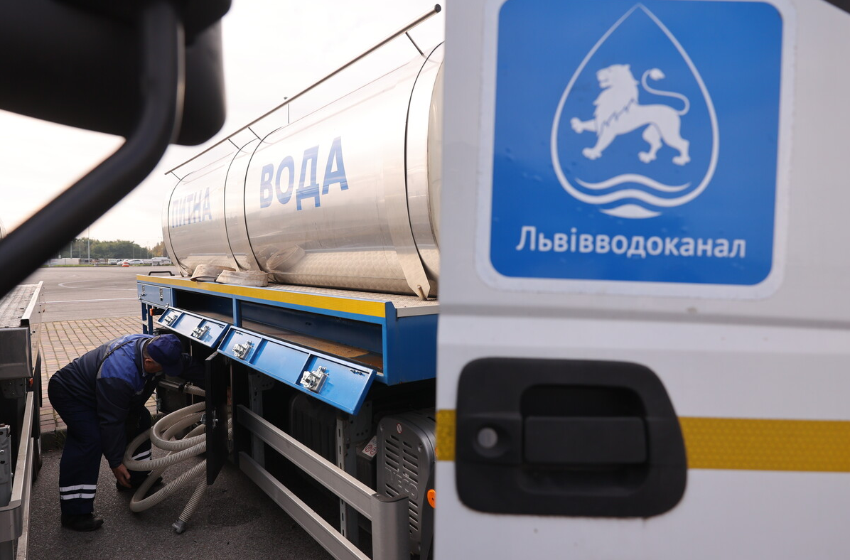 Десятки водовозів і точок: де у Львові знайти питну воду в разі НС (список адрес)