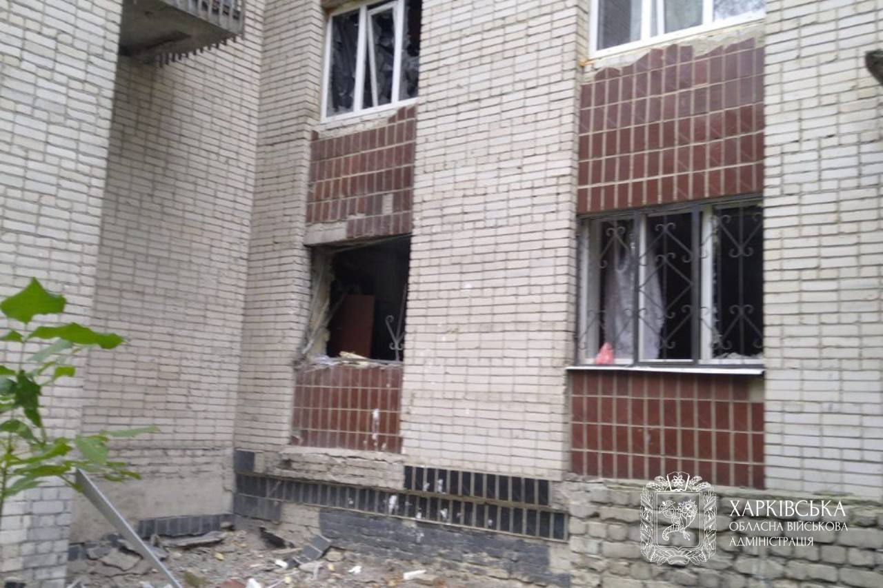 Росіяни вдарили дроном по гуртожитку у Харкові (фото)