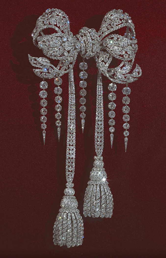 Пограбування у серці Парижа: які коштовності викрали злочинці з Лувру (фото)