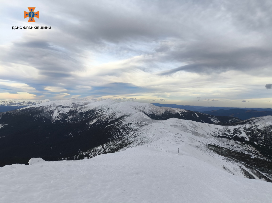Карпати накрив шторм: рятувальники пояснили, що коїться на високогір’ї (фото)