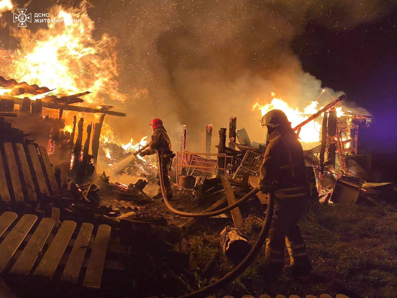 Смертельна пожежа сталась під Житомиром: двоє людей загинули, ще двоє в лікарні