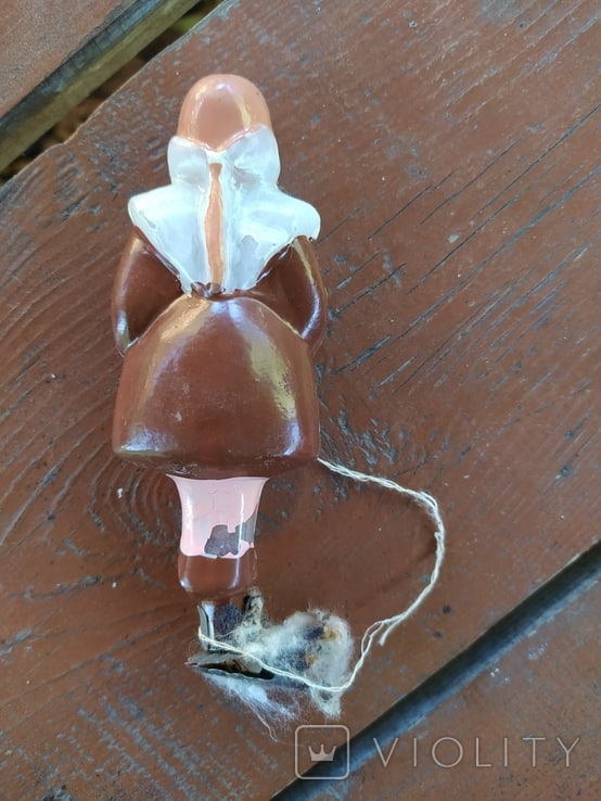 Стару ялинкову іграшку оцінили в 45 тисяч: перевірте, чи є такий скарб у вас (фото)