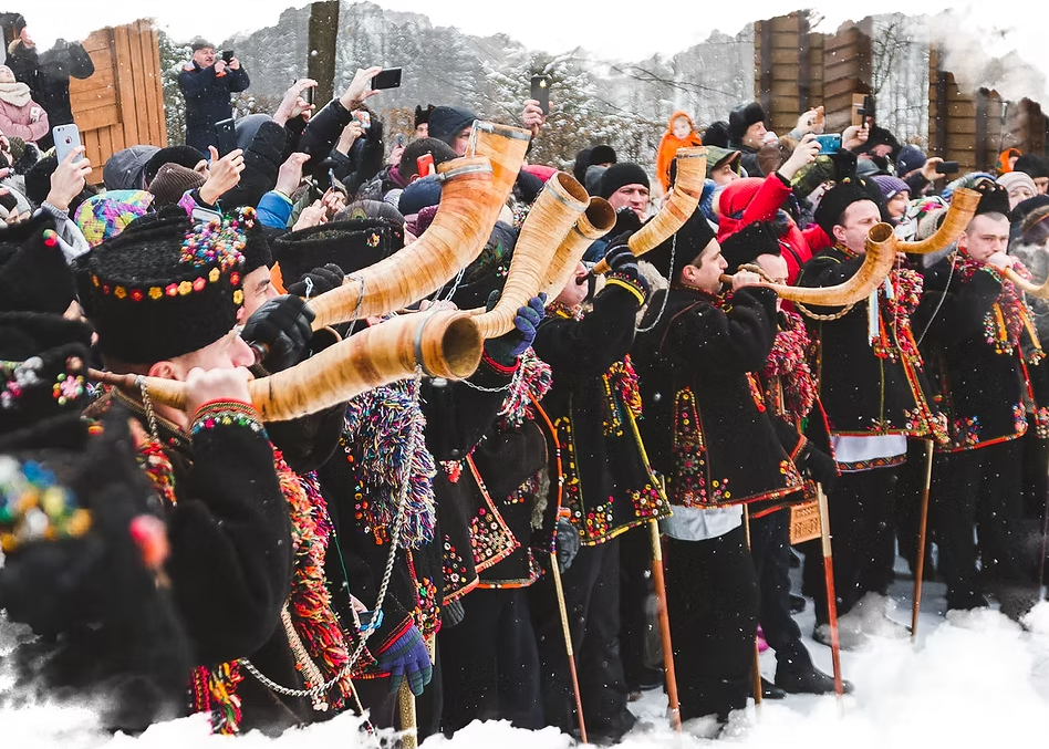 Бронь вже 80%. Скільки коштують зимові свята в Карпатах і чому Буковель - найдорожчий