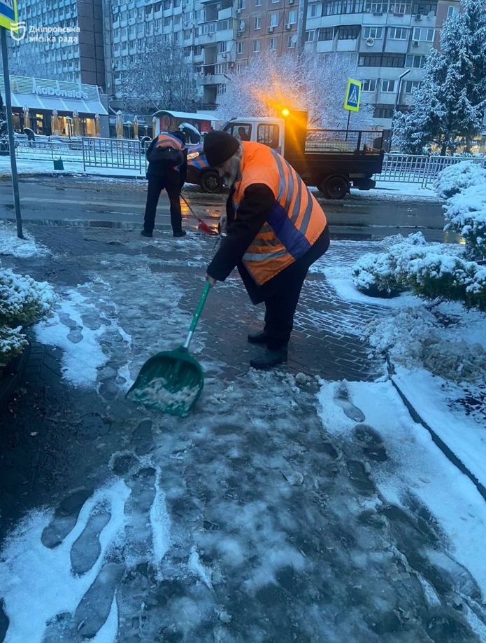 В Україні знову засніжило: де сьогодні побіліли вулиці (фото, відео)