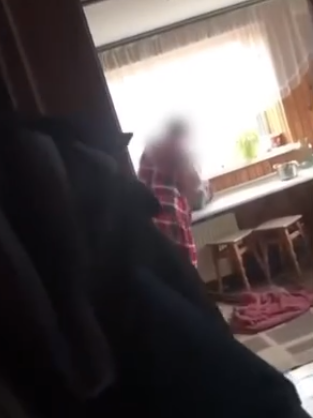 Под Киевом приемная мать "для профилактики" била ребенка хромированной трубой по голове: ужасные детали