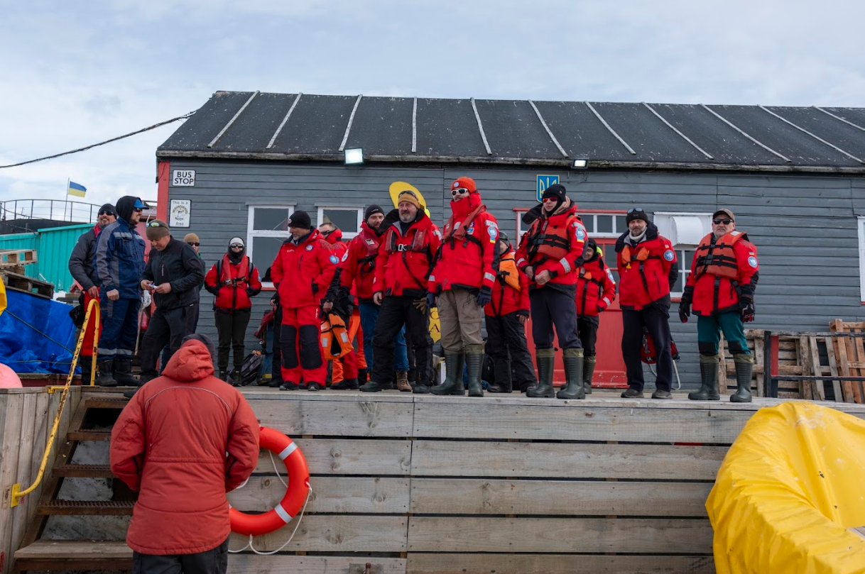 На передовій світової науки: як працюють українські полярники й що досліджують в Антарктиці