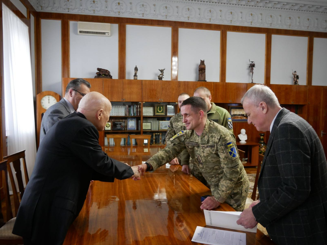 Генштаб хочет использовать разработки НАН в обороне: о чем говорят с учеными