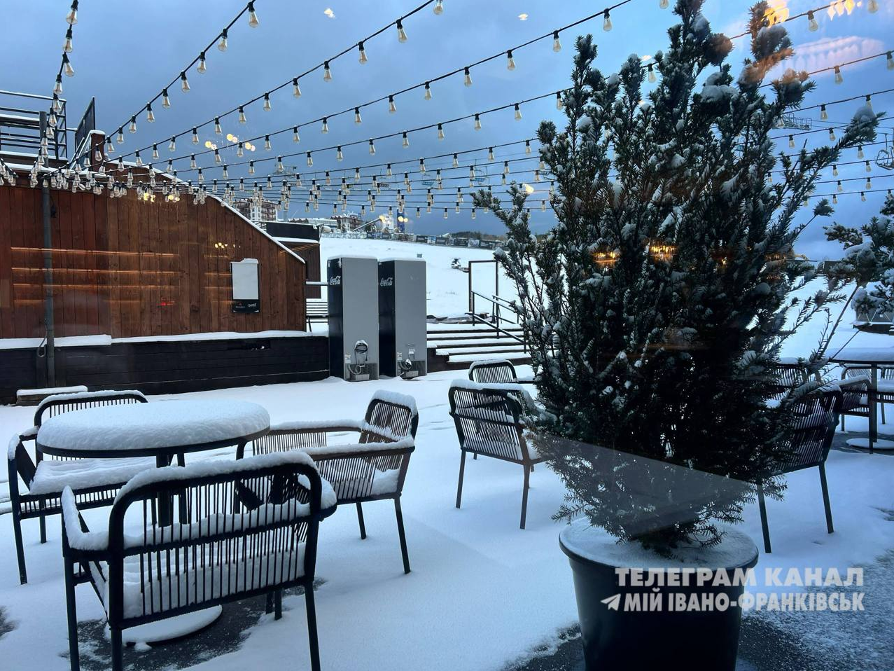 Зима вернулась посреди апреля: где в Украине насыпало снега (фото, видео)