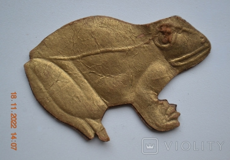 Ви будете здивовані, але така ялинкова іграшка з картону коштує 10 тисяч гривень (фото)