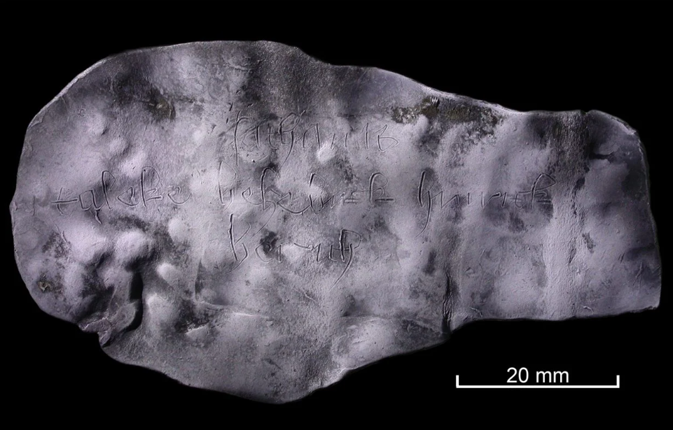 Середньовічне прокляття диявола. Археологи випадково розкопали моторошний артефакт (фото)