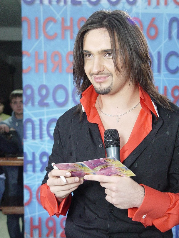 Как Козловский выглядел 20 лет назад: длинные волосы и будто другой человек (фото)