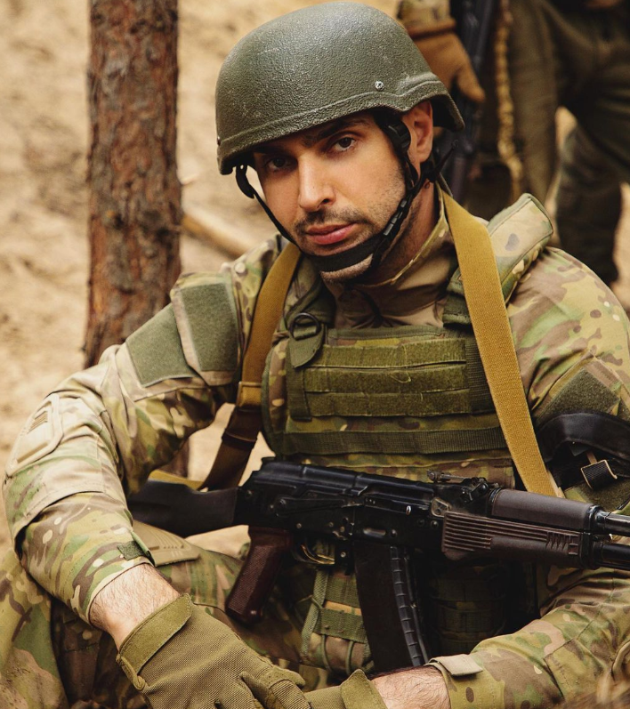 Как Козловский выглядел 20 лет назад: длинные волосы и будто другой человек (фото)