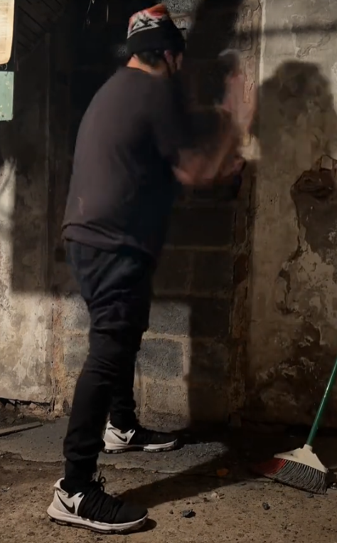 Супруги случайно нашли тайную комнату в своем 200-летнем доме: в чем ее секрет