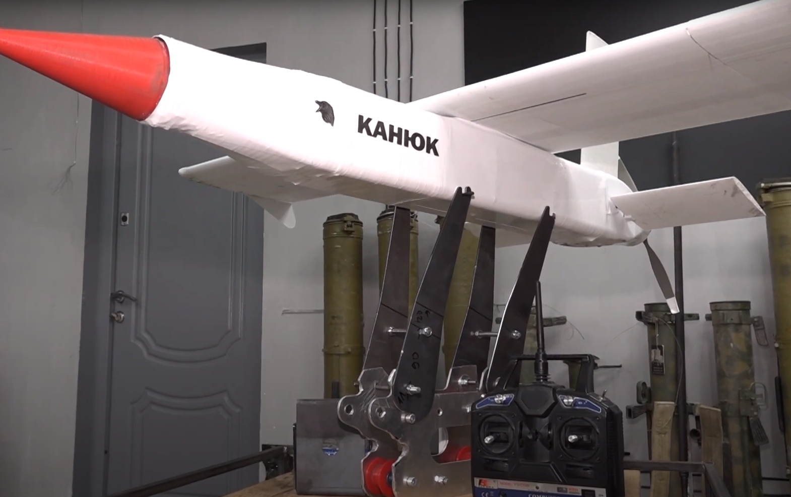 "Може нести добрячу масу заряду". Волонтери з Криму створили новий дрон для ЗСУ