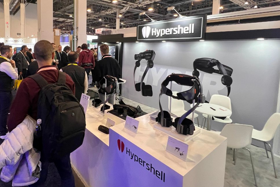 Туристам-экстремалам презентовали модели экзоскелета с искусственным интеллектом: как они выглядят и что "умеют"