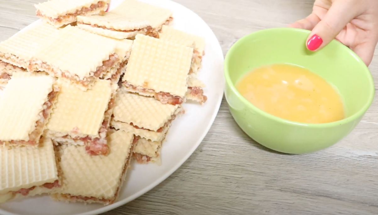 "Ліниві" біляші без мороки з тістом: буде смачно, ніби з пиріжкової