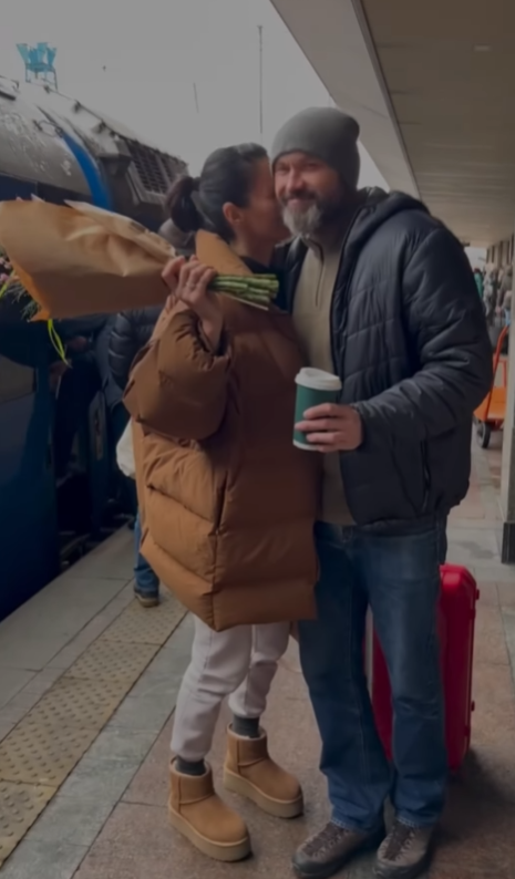 Ефросинина довела сеть до слез кадрами объятий с мужем-военным (видео)