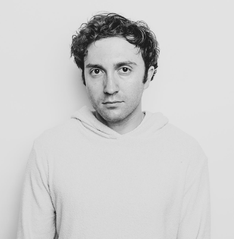 Як змінився рудоволосий хлопчик з фільму "Діти шпигунів": ви його не впізнаєте (фото)