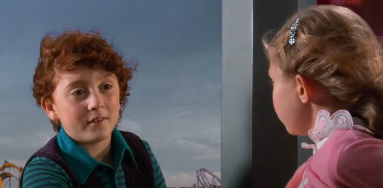 Як змінився рудоволосий хлопчик з фільму "Діти шпигунів": ви його не впізнаєте (фото)