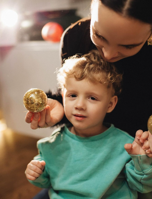 Дружина Мірошниченка розкрила правду про виховання названого сина та довела мережу до сліз