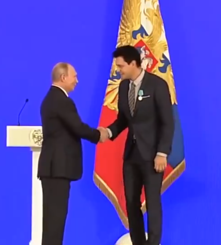 Проросійського актора позбавили ролі у серіалі "Білий лотос". Він скривджено "огризнувся"