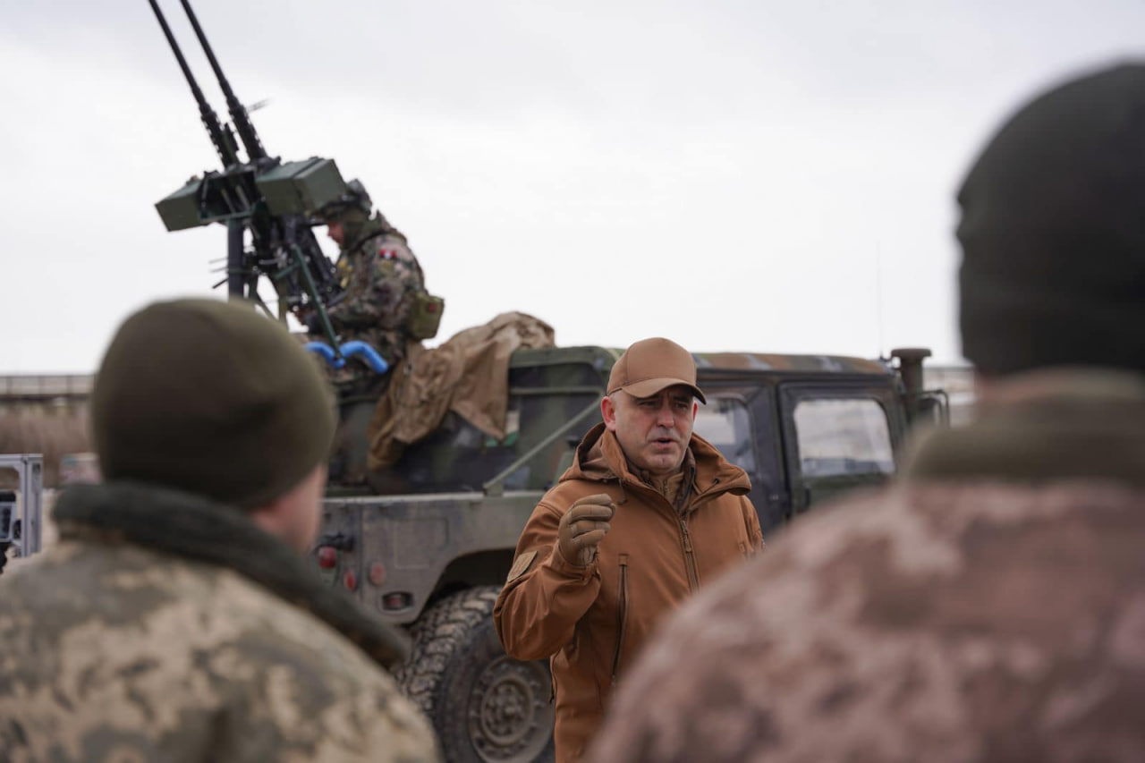 Як збивають "Шахеди". Дивіться цікаві кадри з "нічними вартовими"