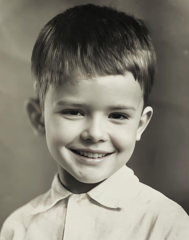 Данилко розчулив фанів рідкісним фото з дитинства: "Який гарнюня!"