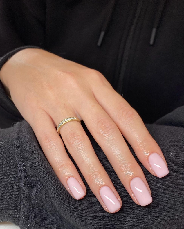 Класичний френч - минуле сторіччя. Саме цей манікюр зробить вас витонченою та стильною